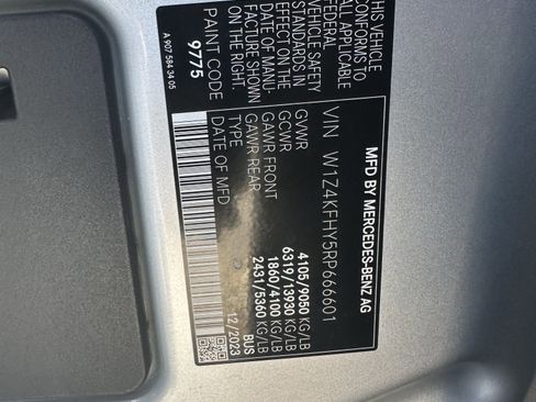 Used 2024 Mercedes-Benz Sprinter 2500 image 32