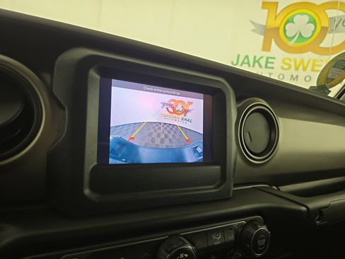 Certified 2020 Jeep Gladiator Sport w/ Quick Order Package 24S image 21