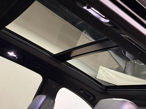 Certified 2024 Cadillac XT6 Sport w/ LPO, Floor Liner Package AWD/4WD image 21