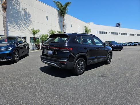Used 2026 Volkswagen Taos S FWD image 5