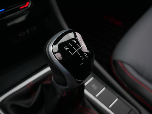 Used 2025 Volkswagen Jetta GLI Autobahn FWD image 23