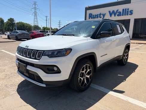 Used 2025 Jeep Compass Limited AWD/4WD image 2