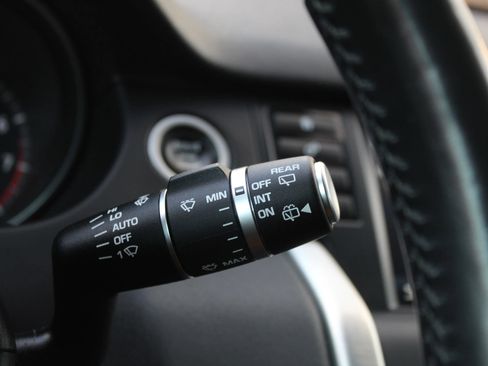 Used 2017 Land Rover Discovery Sport SE AWD/4WD image 26