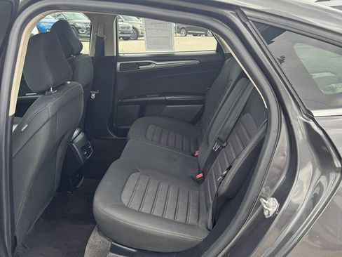 Used 2020 Ford Fusion SE FWD image 22