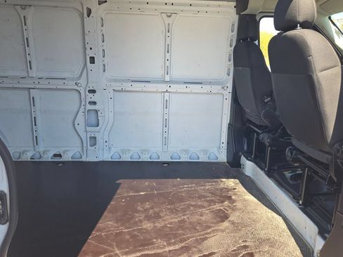Used 2023 RAM ProMaster 2500 FWD image 11