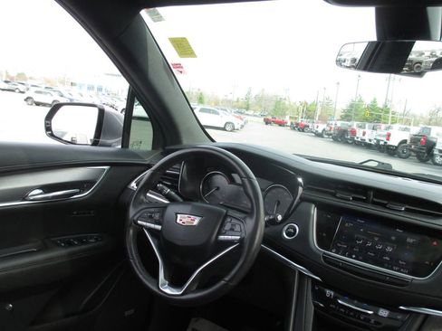 Used 2021 Cadillac XT6 Luxury image 28