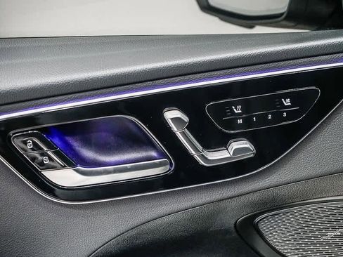 Used 2025 Mercedes-Benz C 300 Sedan image 20