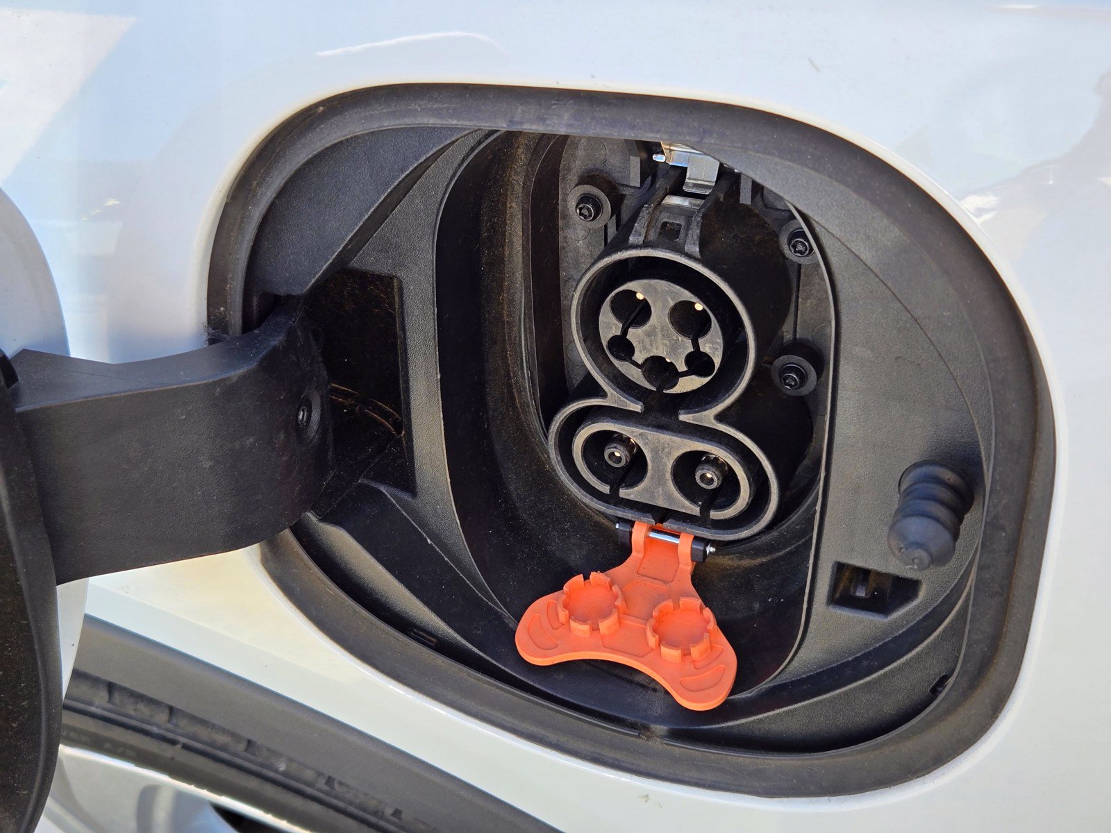 Used 2023 Chevrolet Bolt LT FWD image 3