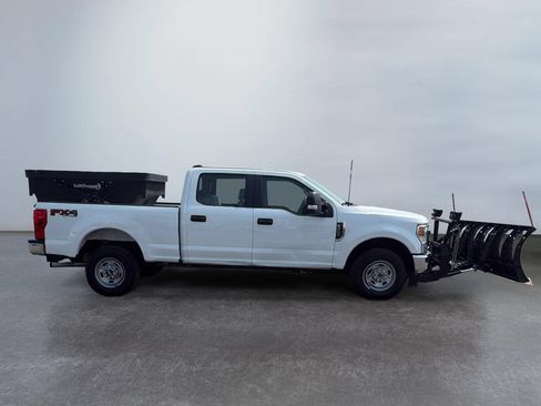 Used 2022 Ford F250 XL w/ Power Equipment Group AWD/4WD image 6