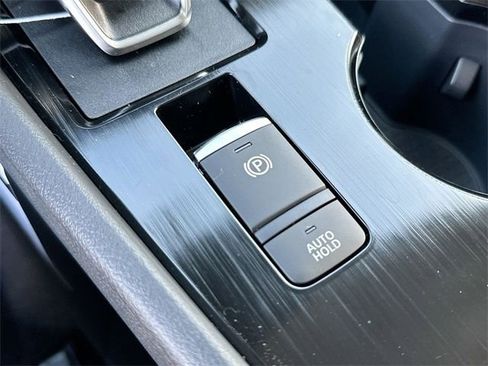 Used 2025 Nissan Rogue SV image 31