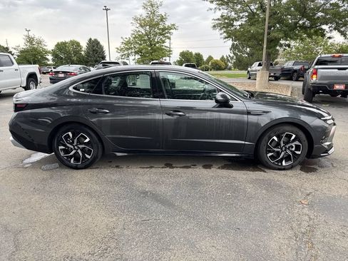 Used 2025 Hyundai Sonata SEL FWD image 3