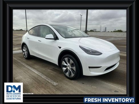Used 2024 Tesla Model Y Long Range RWD image 1