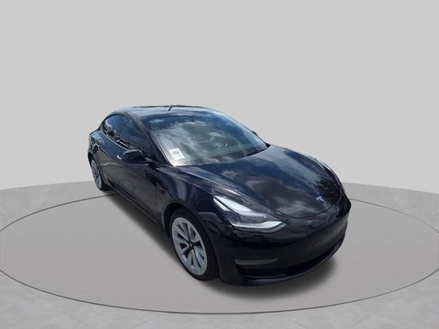 Used 2023 Tesla Model 3 Standard Range RWD image 2