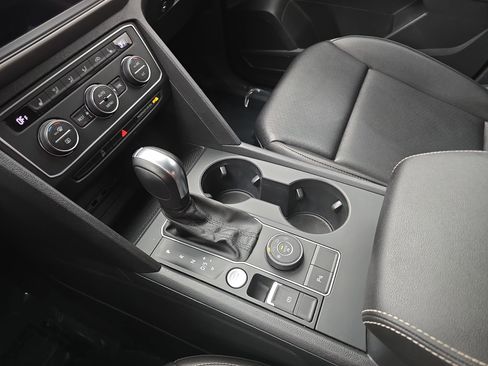 Used 2021 Volkswagen Atlas SE image 26