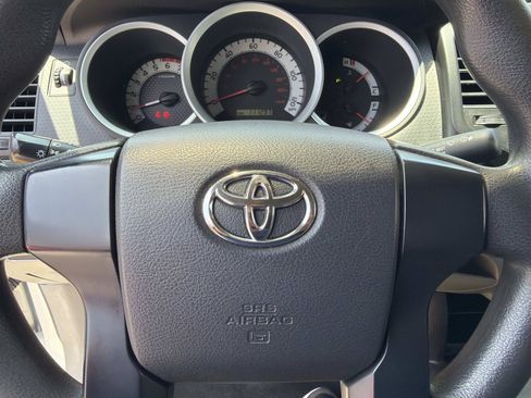 Used 2014 Toyota Tacoma 2WD Regular Cab image 16
