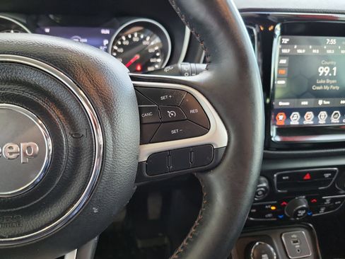 Used 2018 Jeep Compass Limited image 18