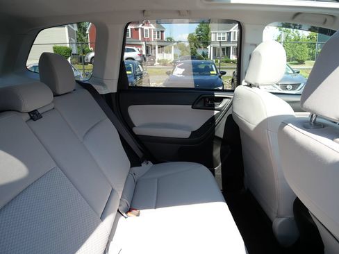 Used 2014 Subaru Forester 2.5i Premium w/ All-Weather Package AWD/4WD image 30
