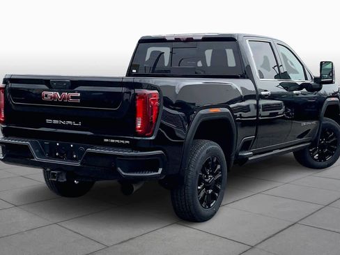 Used 2021 GMC Sierra 2500 Denali w/ Denali Black Diamond Edition image 13