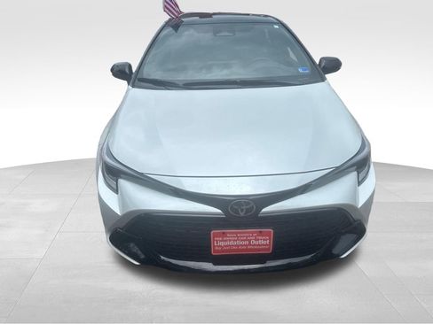 Used 2025 Toyota Corolla Hatchback w/ SE Package FWD image 33