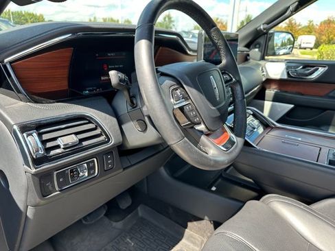 Used 2022 Lincoln Navigator Reserve w/ Equipment Group 201A image 25