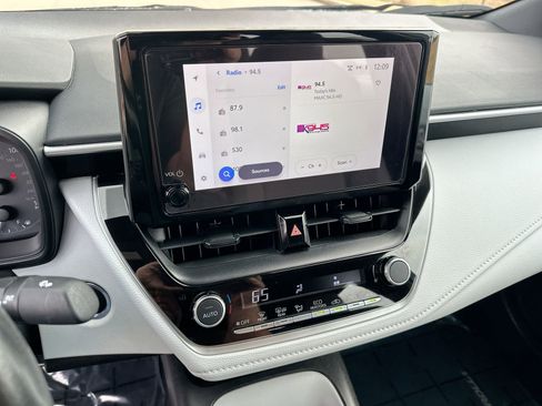 Used 2024 Toyota Corolla SE image 16