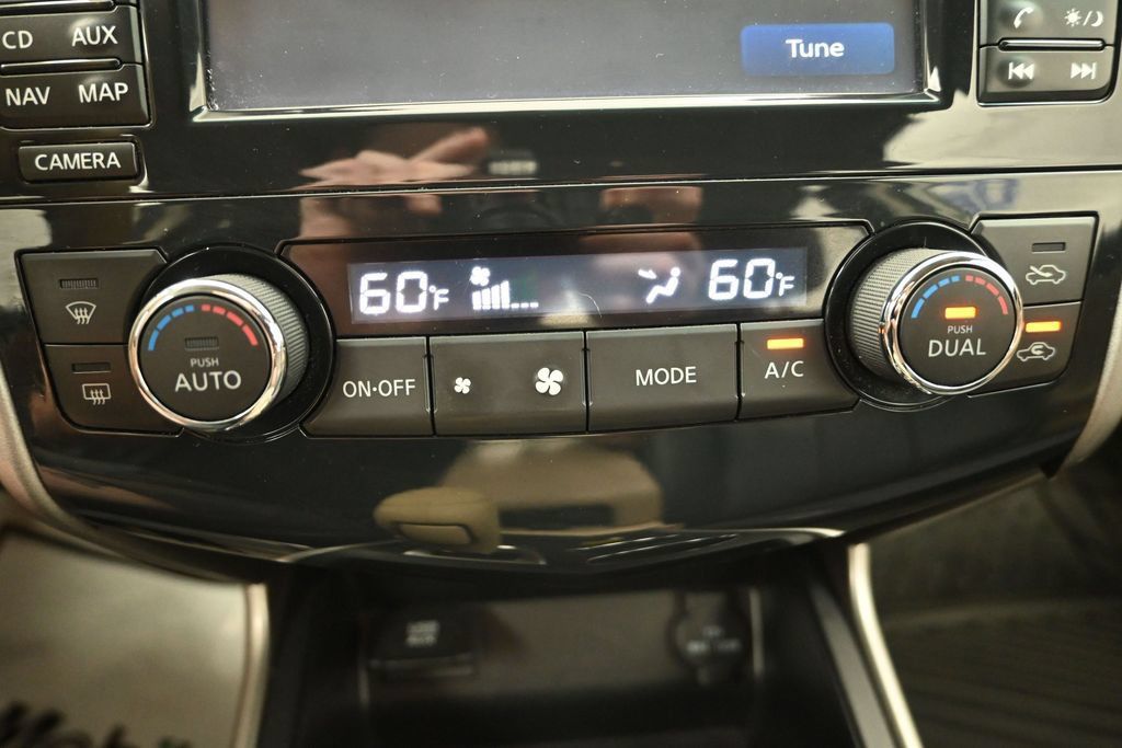 Used 2015 Nissan Altima 2.5 SV w/ Convenience Package FWD image 20