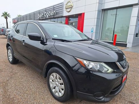 Used 2018 Nissan Rogue Sport S image 1