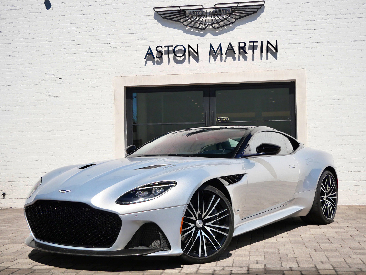 Used 2021 Aston Martin DBS Superleggera RWD image 19