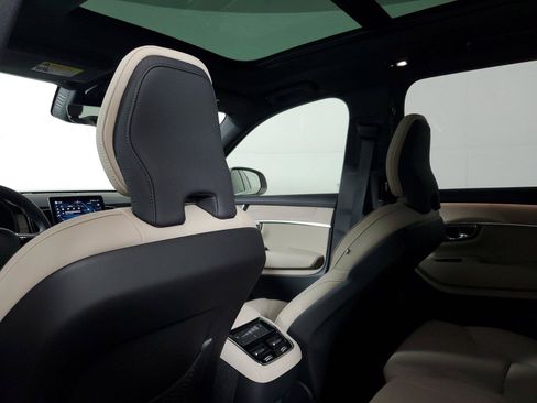 Certified 2026 Volvo XC90 B6 Plus w/ Protection Package Premier AWD/4WD image 14