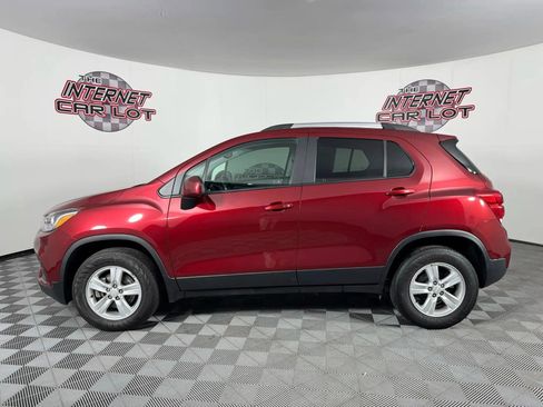 Used 2022 Chevrolet Trax LT w/ Driver Confidence Package image 4