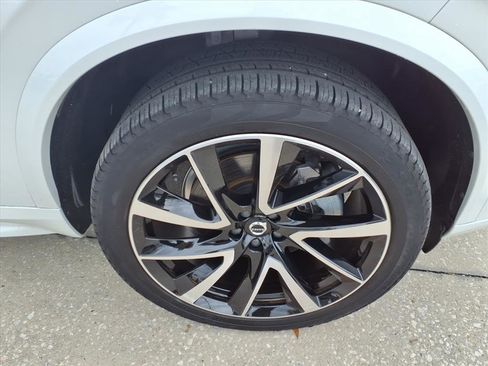 Certified 2024 Volvo XC90 B6 Plus w/ Protection Package Premier image 9