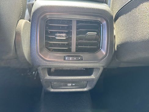 Used 2024 Volkswagen Taos SE image 14