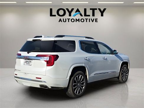 Used 2022 GMC Acadia Denali w/ Denali Technology Package image 5