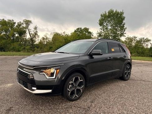Certified 2025 Kia Niro EX Touring FWD image 1