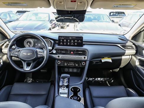 Used 2025 Genesis G70 2.5T image 14