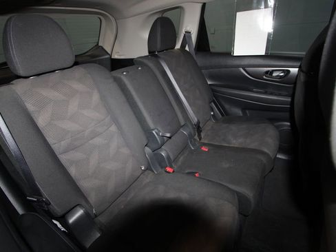 Used 2016 Nissan Rogue SV w/ SV Premium Package image 21