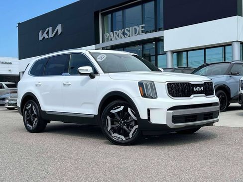Used 2023 Kia Telluride EX w/ EX Captain's Chair Package AWD/4WD image 1