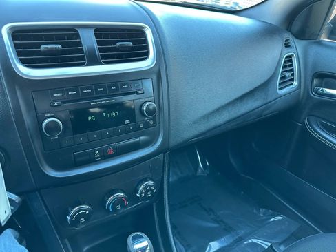 Used 2013 Dodge Avenger SE image 20
