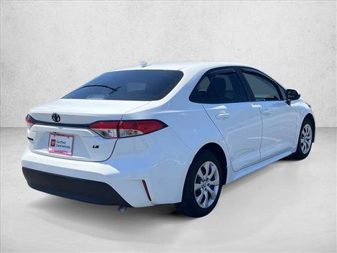 Certified 2025 Toyota Corolla LE image 5