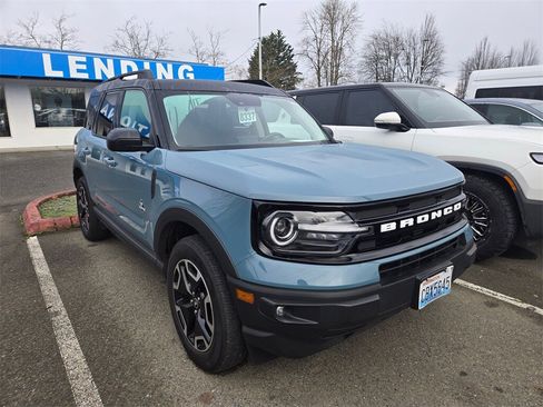 Used 2021 Ford Bronco Sport Outer Banks image 2