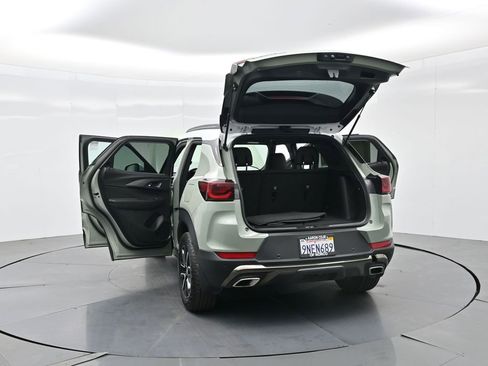 Used 2025 Chevrolet TrailBlazer ACTIV w/ LPO, Trailering Package image 39