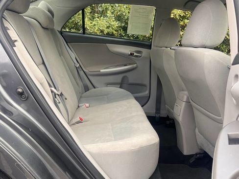 Used 2013 Toyota Corolla LE Special Edition image 19