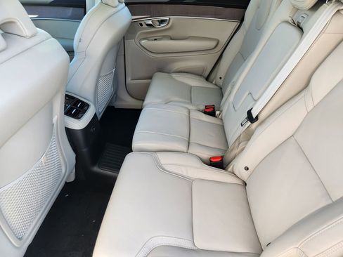New 2026 Volvo XC90 T8 Ultra w/ Protection Package Premier AWD/4WD image 19