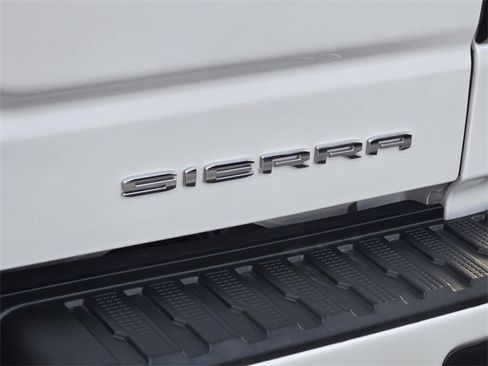 Used 2022 GMC Sierra 1500 Denali w/ Denali Reserve Package image 9