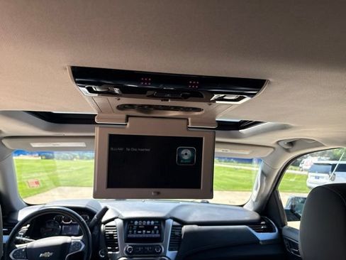 Used 2019 Chevrolet Suburban LT AWD/4WD image 32
