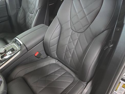 New 2026 BMW X5 sDrive40i image 9