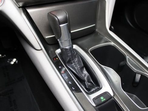 Used 2018 Honda Accord LX image 15