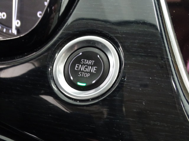 Certified 2024 Cadillac XT6 Premium Luxury w/ Technology Package AWD/4WD image 9