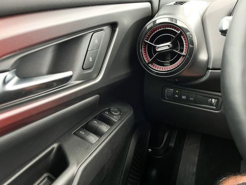 Certified 2024 Chevrolet Equinox EV RS image 19