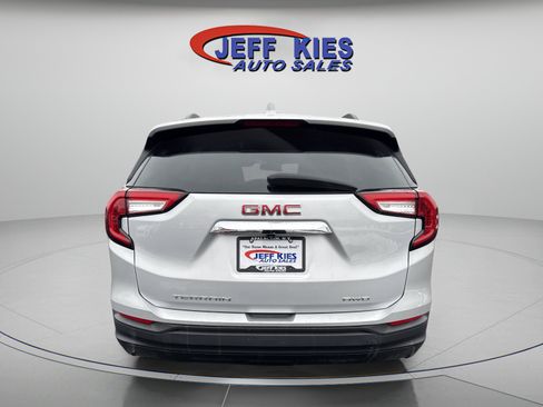 Used 2022 GMC Terrain SLE w/ Driver Convenience Package image 6